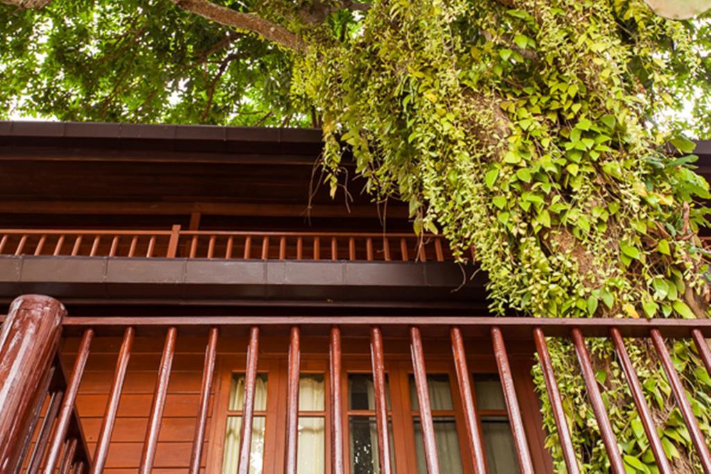 Riverhouse-The Teak House Mae Sariang Eksteriør billede