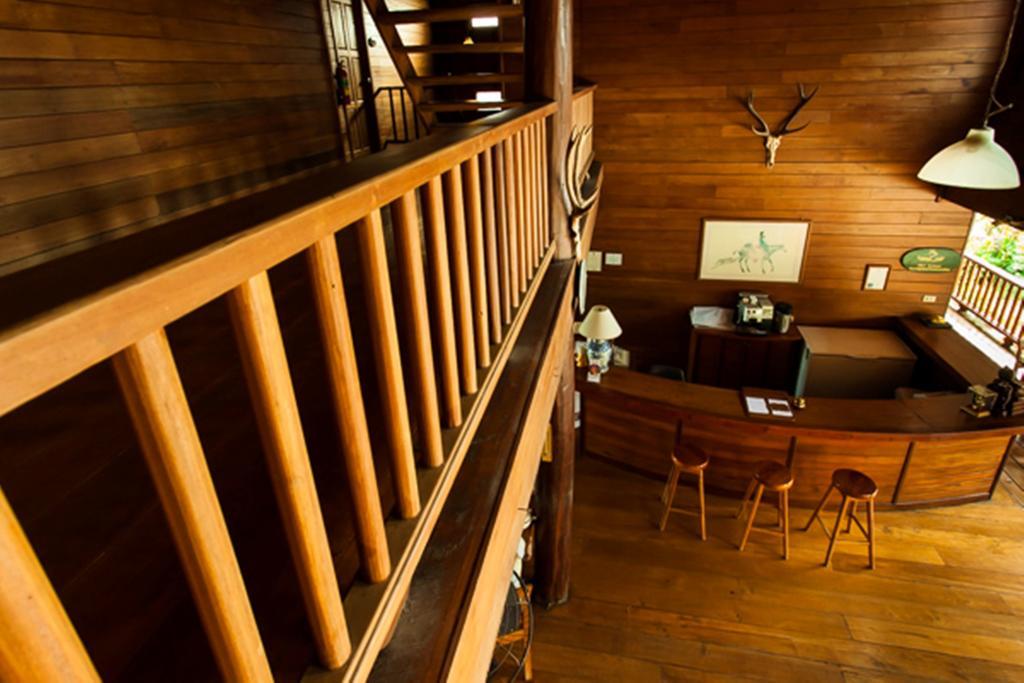 Riverhouse-The Teak House Mae Sariang Eksteriør billede